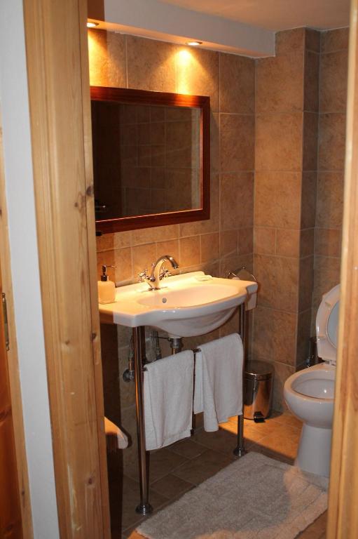 Guesthouse Karahalios Polydrosos Habitación foto