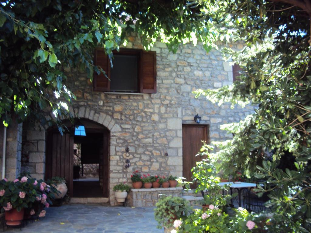 Guesthouse Karahalios Polydrosos Exterior foto
